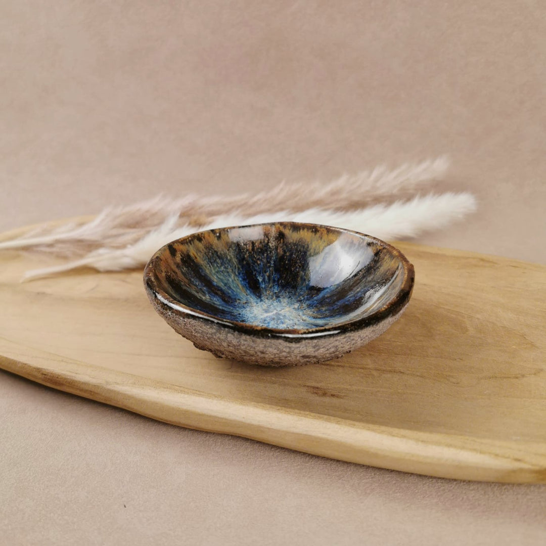 Räucherschale aus Steinzeug – handgetöpfert, Blau &amp; Ocker von Tonwerk