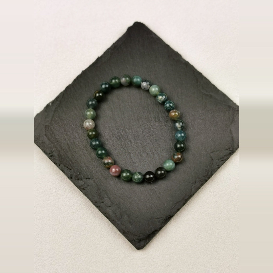 Armband aus grün gemustertem Indischem Achat mit 6 mm auf Schieferplatte