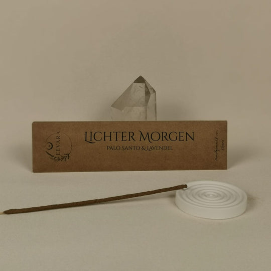 Räucherstäbchen Lichter Morgen von Elvara mit Verpackung, Halter aus Keramik und Bergkristall