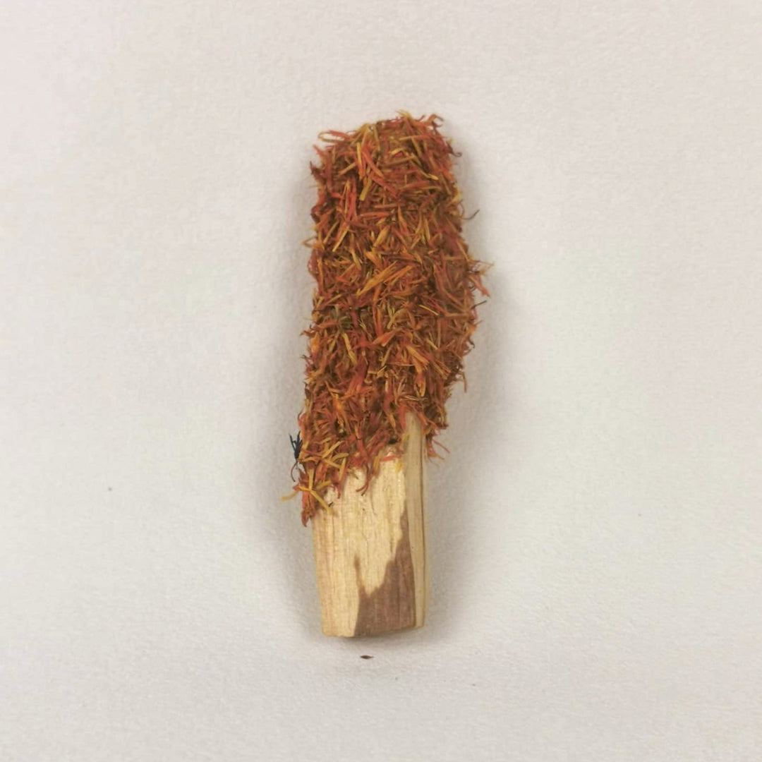Palo Santo Stick mit orangefarbenen Saflorblüten von Elvara