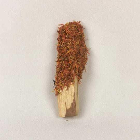 Palo Santo Stick mit orangefarbenen Saflorblüten von Elvara